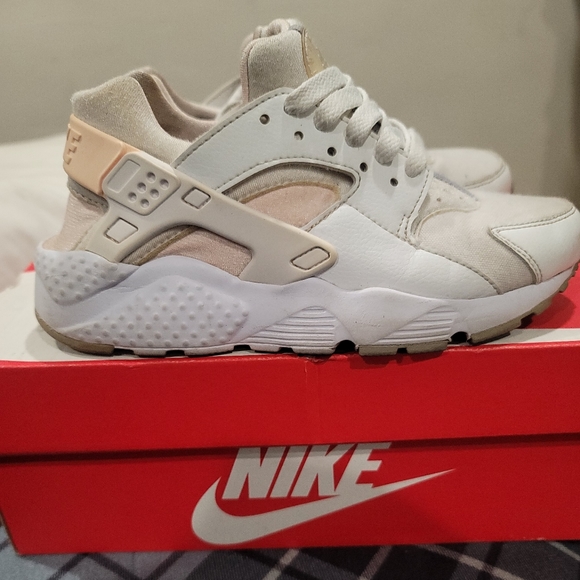 Nike Hurache Run (GS) Girl's Shoe Size 4Y - Picture 6 of 7